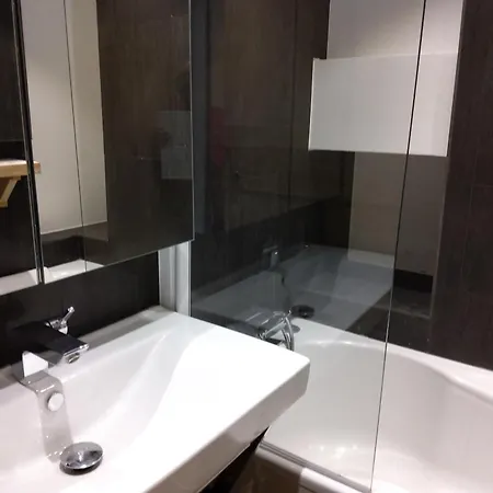 2 Pieces Au Centre De Meribel Avec Balcon Et Wifi - Fr-1-411-872